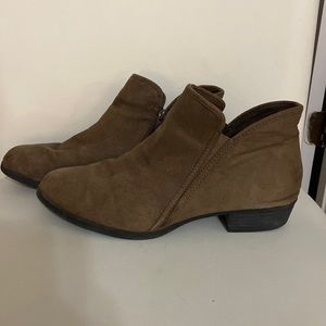 Women’s Ankle bootie